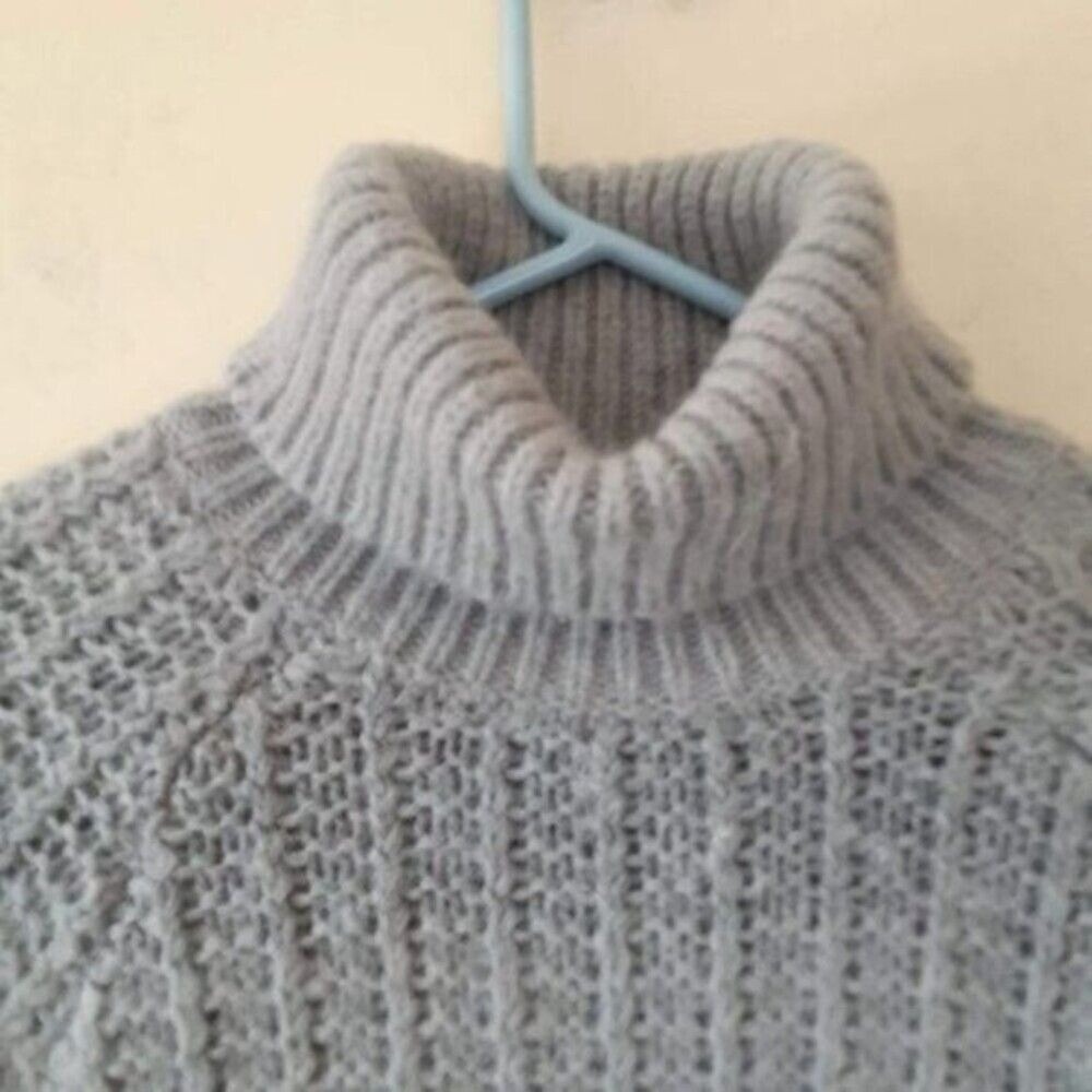 LRL Sweater‎ XS Cable Knit Plush Chunky Soft Gray Turtleneck Fisherman Preppy - Picture 3 of 7